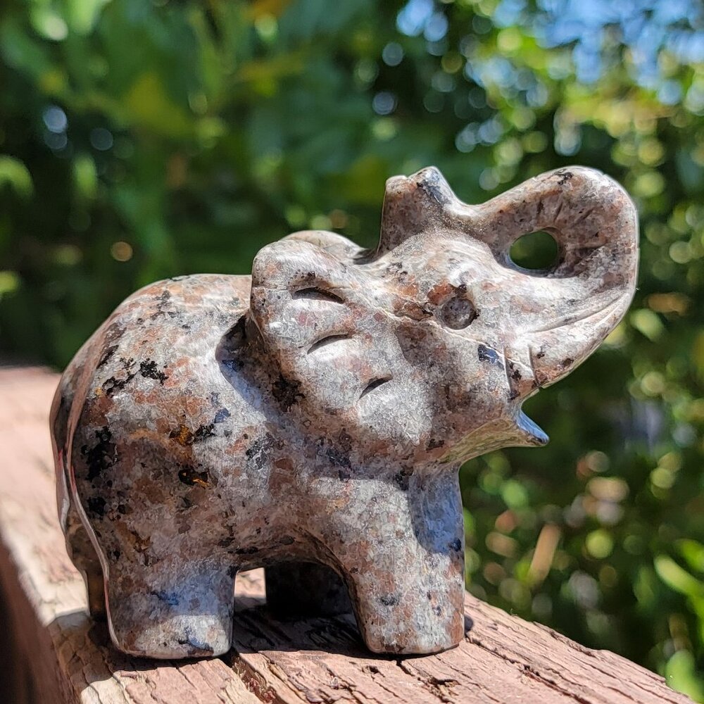 NEW 3.5" x 3" UV-REACTIVE YOOPERLITE ELEPHANTS